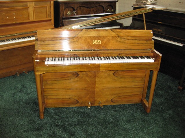 Boyd Upright Grand in honey walnut - £1475 - L140 / H92 / D56cm