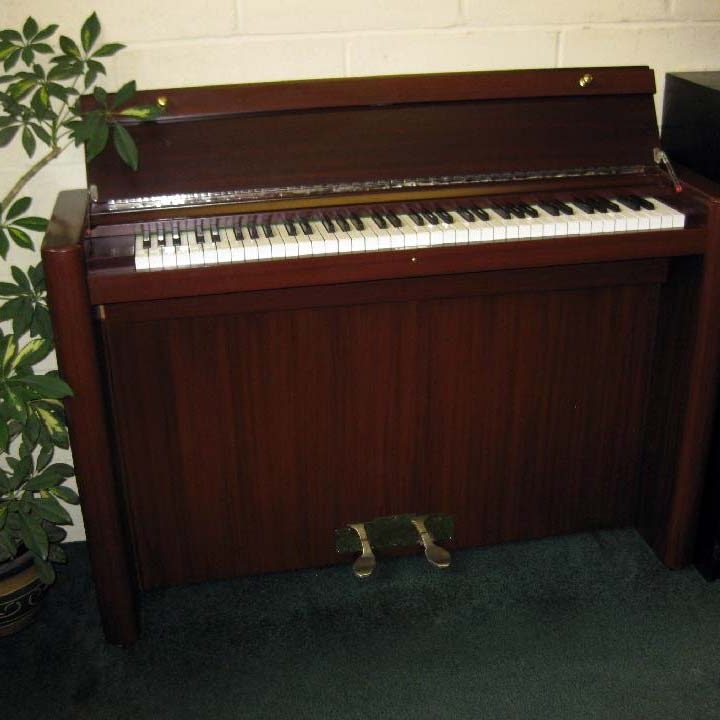 eavestaff mini bureaux piano 1