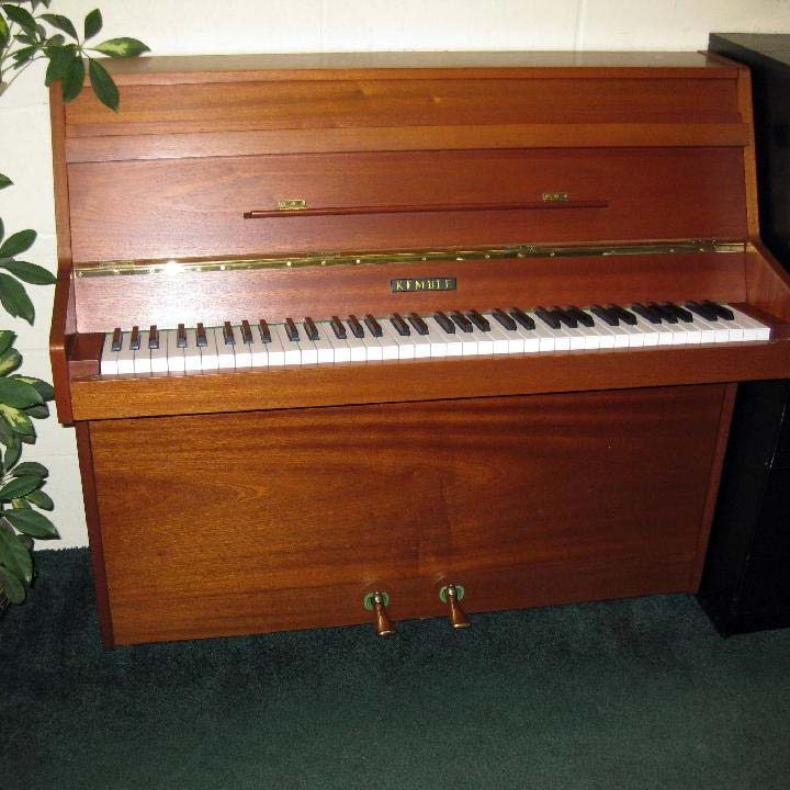 Kemble 6 Octave - £795 - H 100 / L 114 / D 50cm